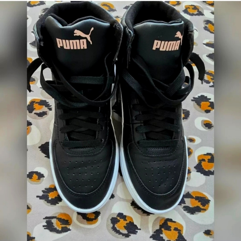 Puma Youth Shoes Size 6